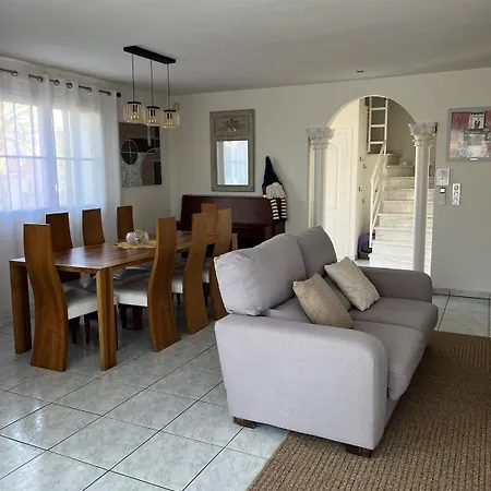 4-bedroom With Private Pool, Ac, Close To Beach, Linen Included וילה