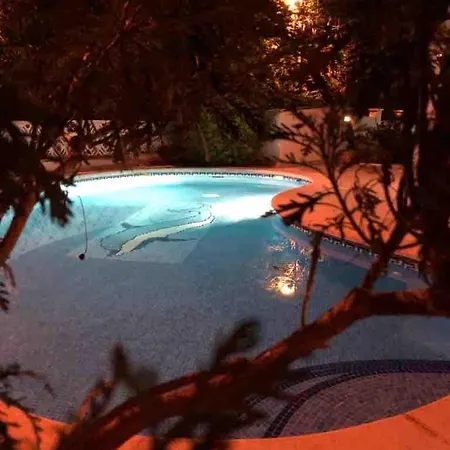 4-bedroom With Private Pool, Ac, Close To Beach, Linen Included וילה *