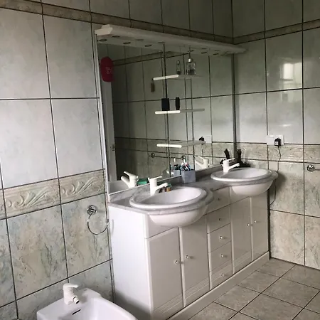 4-bedroom With Private Pool, Ac, Close To Beach, Linen Included