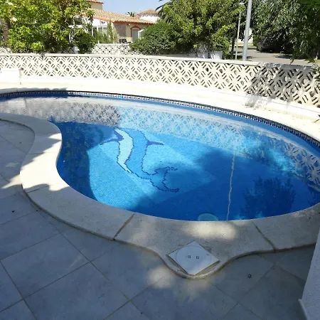 וילה 4-bedroom With Private Pool, Ac, Close To Beach, Linen Included אמפוריבראבה