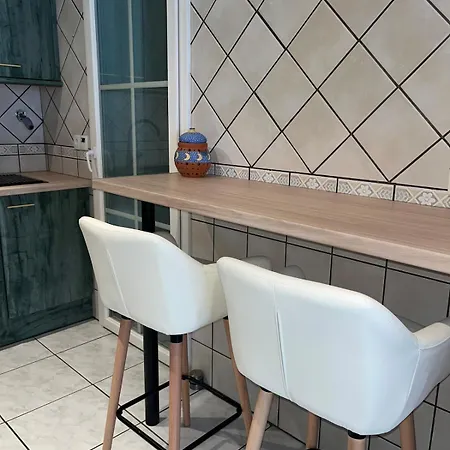 4-bedroom With Private Pool, Ac, Close To Beach, Linen Included וילה אמפוריבראבה