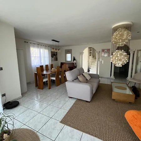 4-bedroom With Private Pool, Ac, Close To Beach, Linen Included וילה *