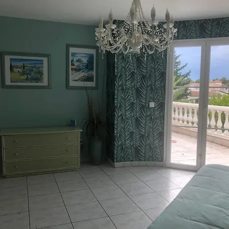 4-bedroom With Private Pool, Ac, Close To Beach, Linen Included וילה *